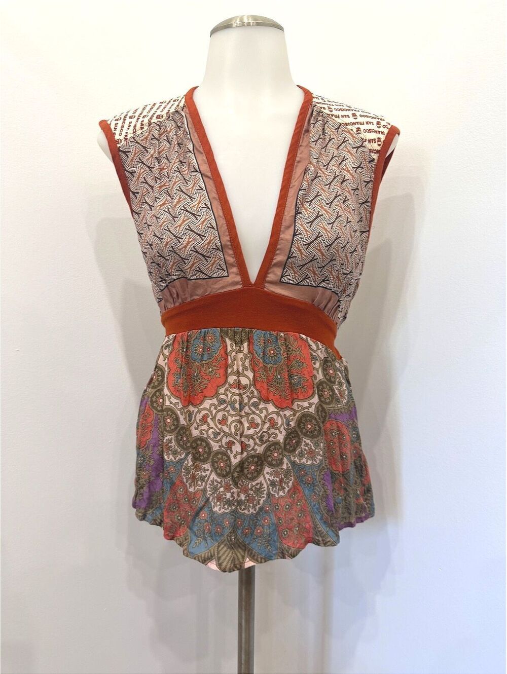 y2k Super Lucky Cat Women's V-Neck Sleeveless Blouse Small Browns